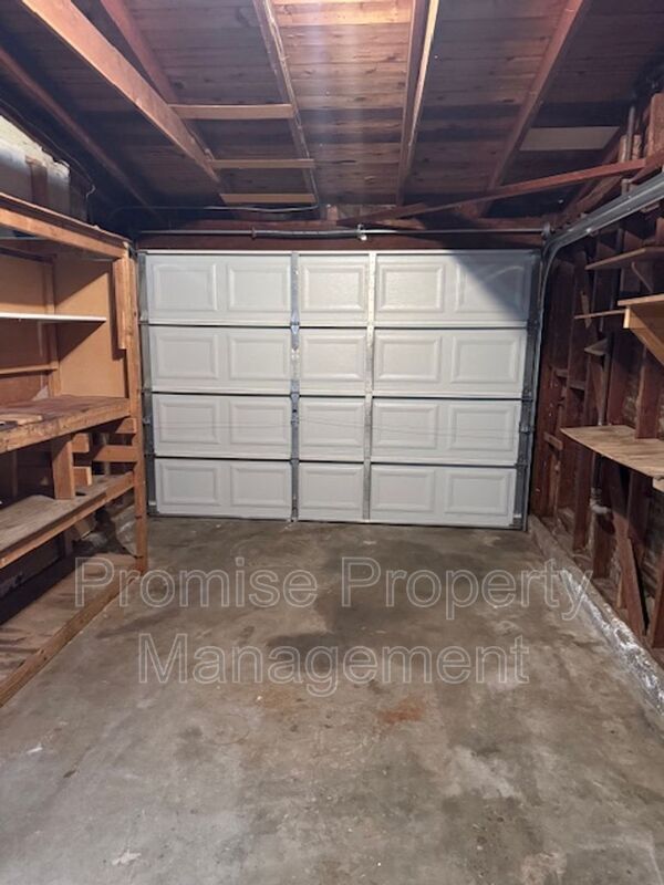 Building Photo - 5576 Conrad Ave