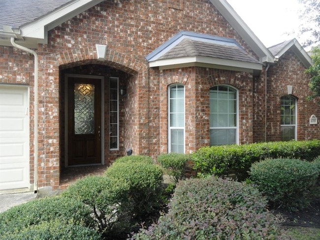 Building Photo - 6310 Canyon Chase Dr