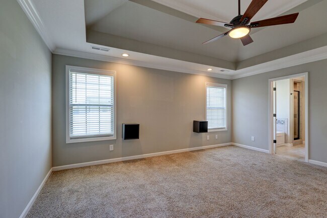 Building Photo - 1008 Meadowview Ln