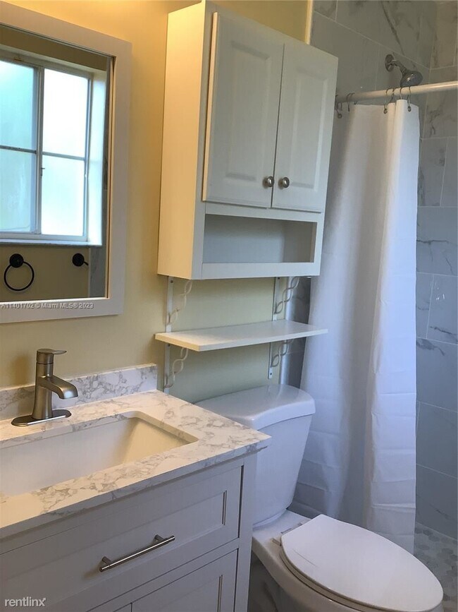 Building Photo - 3 br, 2.5 bath Townhome - 7661 S Southwood...