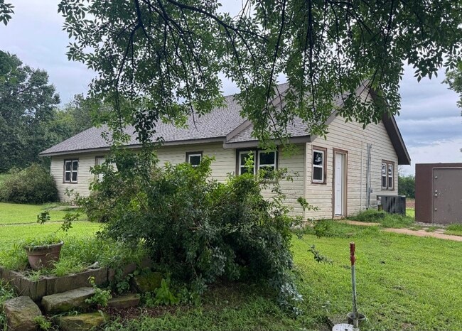 Building Photo - 3405 N Redlands Rd