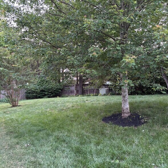 Building Photo - 2604 Quincy Adams Dr