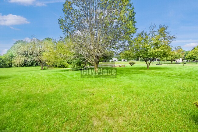 Building Photo - 1394 Fall Ridge Dr