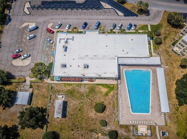 Building Photo - 2449 Columbia Dr