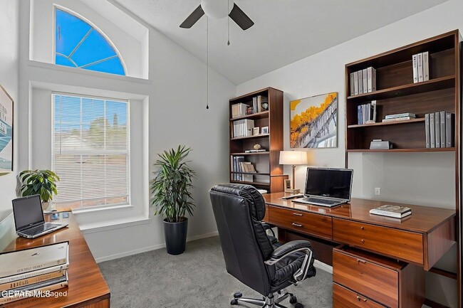 Building Photo - 905 Mark Wallace Ln