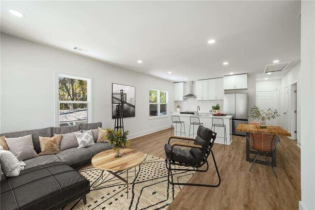 Building Photo - 936 Byron Dr SW