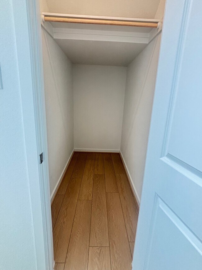 Building Photo - 9714 Periwinkle Chase Dr