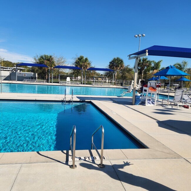 Building Photo - 3/2 LARGE corner lot in Polk County Poinciana