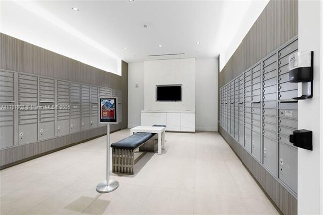 Building Photo - 17111 Biscayne Blvd