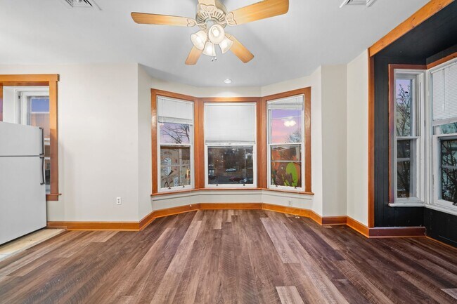 Building Photo - 1006 N 3rd St