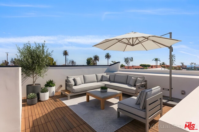 Building Photo - 382 Aderno Way