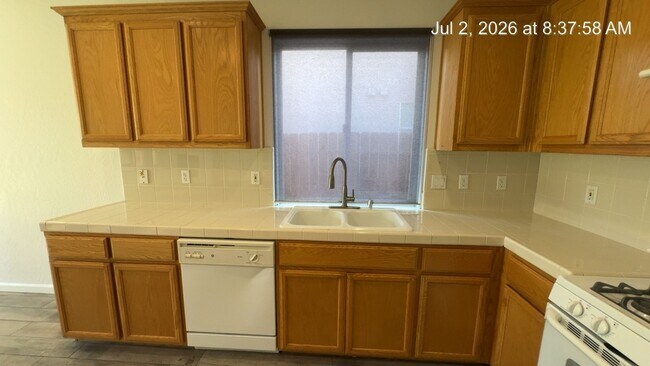Building Photo - Beautiful Home Now Available! 3 Bedroom!