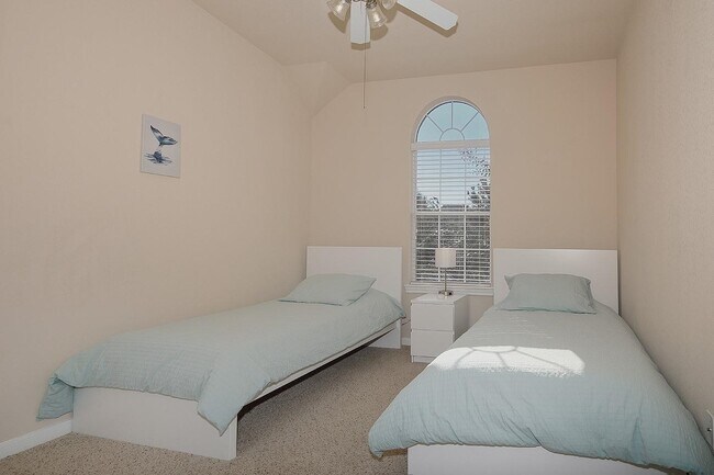 Building Photo - 3 Pine Needle Pl