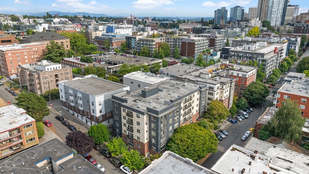 Building Photo - 1620 Belmont Ave