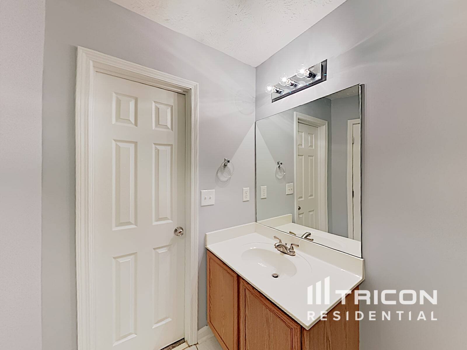 Building Photo - 6692 Villa Ct