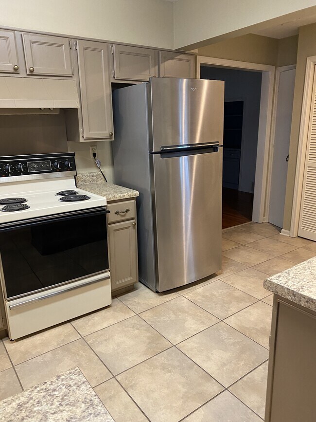 Building Photo - 1224 Merrycrest Dr