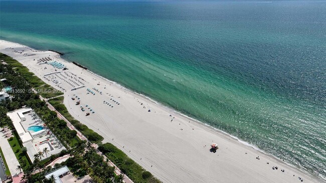 Building Photo - 2600 Collins Ave