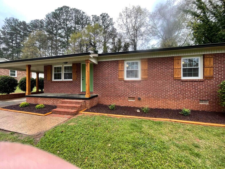 Building Photo - 506 Leander St