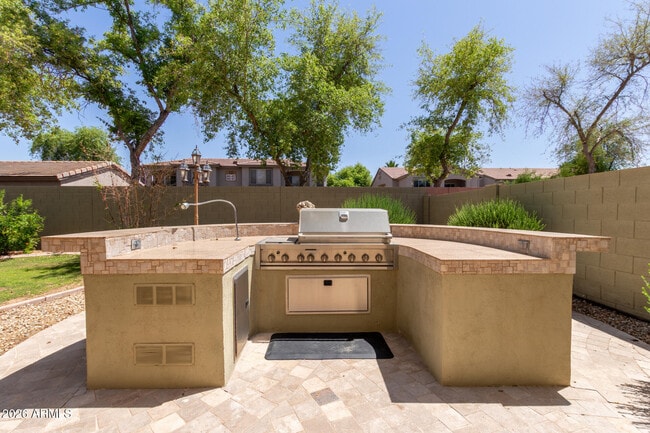 Building Photo - 2043 W Periwinkle Way