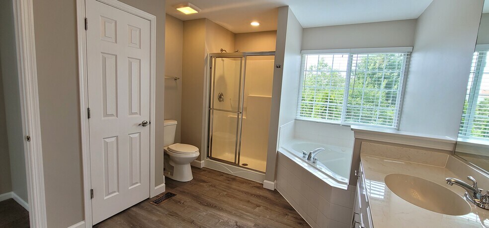 Building Photo - 12824 Meadow Ln