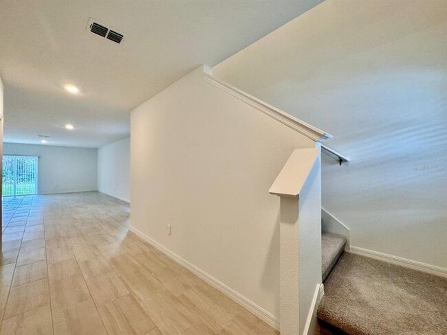 Building Photo - 17554 Pleasantview Blvd