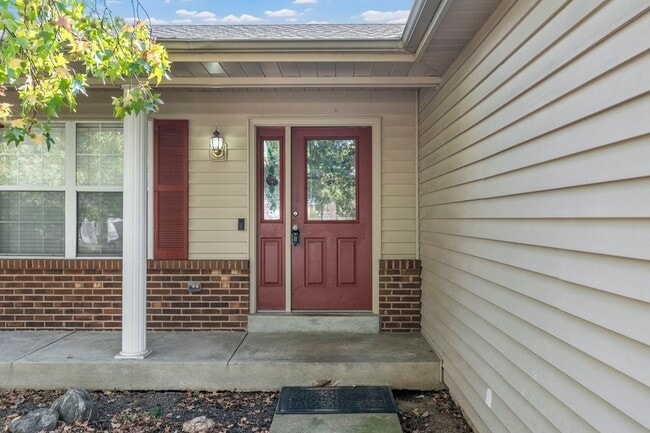 Building Photo - Beautiful 3B/2B Home in St. Charles