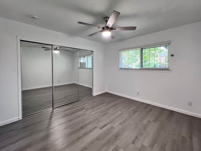 Building Photo - $2,095 Gettysburg & Blackstone, 2 Bedroom ...