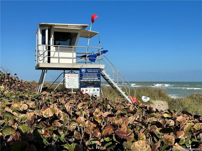 Building Photo - 138 NE Coastal Dr