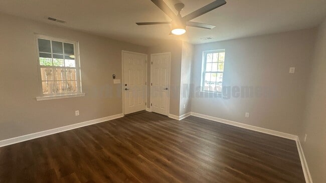 Building Photo - FULLY FURNISHED - Beautiful 1 Bed, 1 Bath Located in Historic Germantown w/ Flexible Lease Terms!