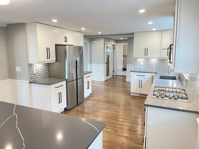 Building Photo - 85 Regatta Rd