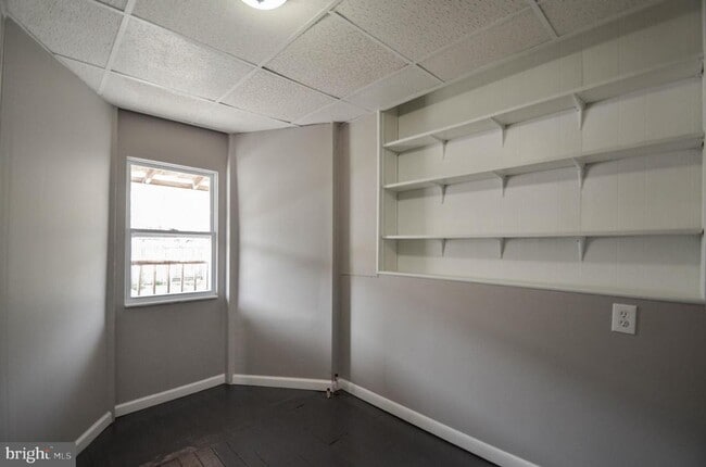 Building Photo - 713 N 12th St