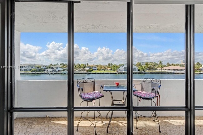 Building Photo - 2017 S Ocean Dr