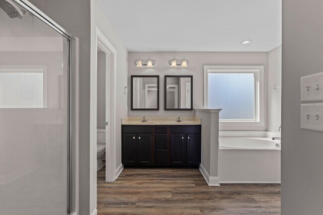 Building Photo - Spacious home in the heart of Sneads Ferry!