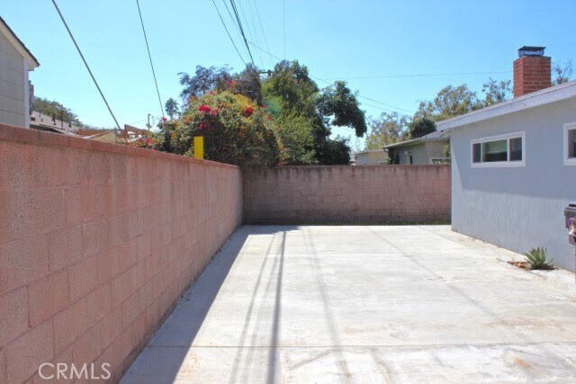 Building Photo - 3370 N Studebaker Rd