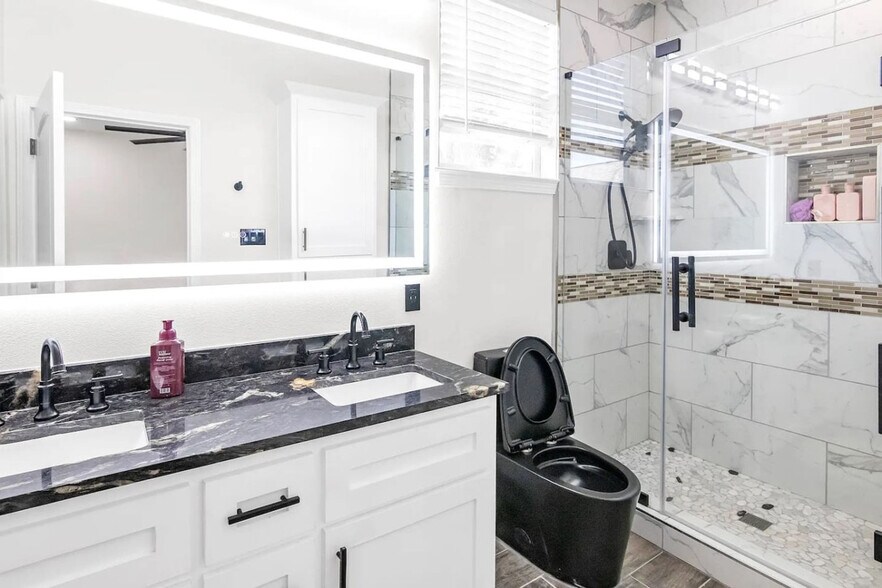 Building Photo - 3518 Dennis St