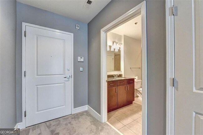 Building Photo - 44 Peachtree Pl NE
