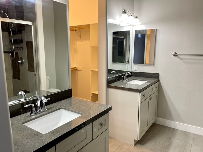 Building Photo - Beautiful 3 Bedroom Home in Gated Community!