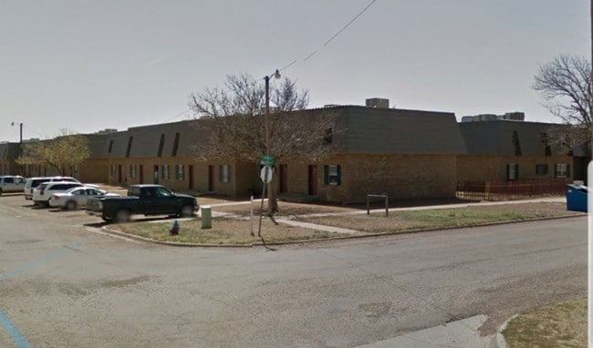 Building Photo - 1300 N Walnut Ave