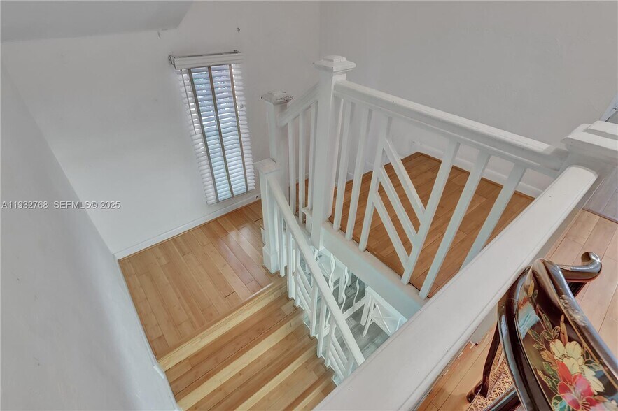 Building Photo - 3375 SW 29th Ter