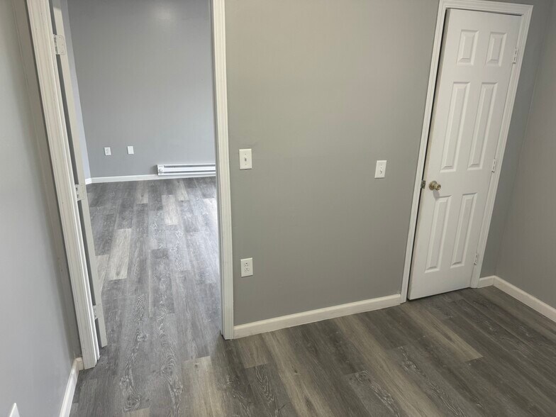 Building Photo - 506 4th St