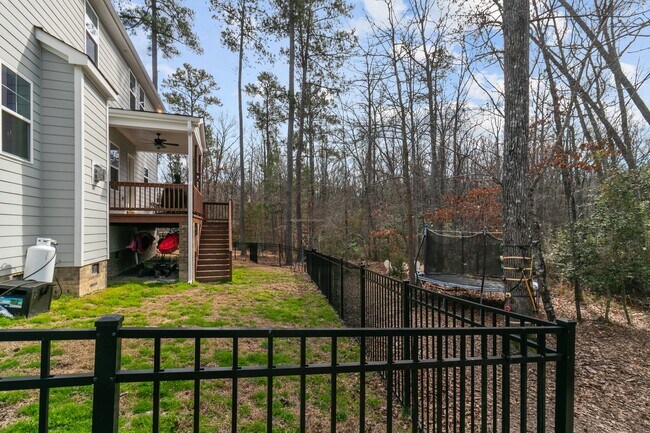 Building Photo - 230 Parrish Ln