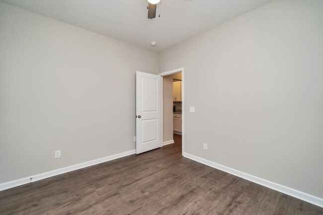 Building Photo - Welcome Home! Stylish 3BR/2BA with All the...