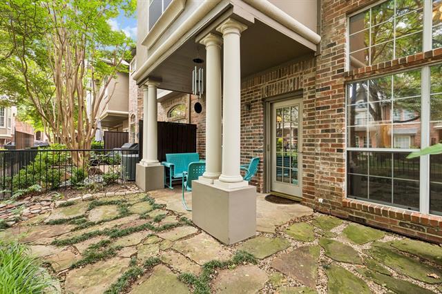 Building Photo - 4147 Towne Green Cir