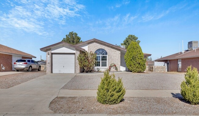 Building Photo - 14509 Encantado Dr