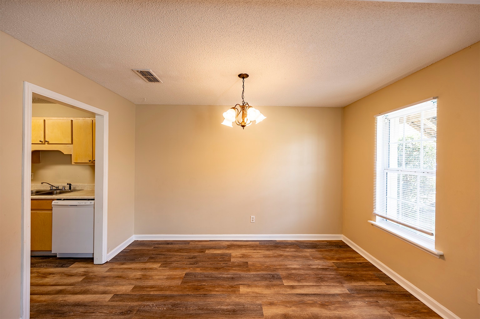 Building Photo - 100 Winding Way