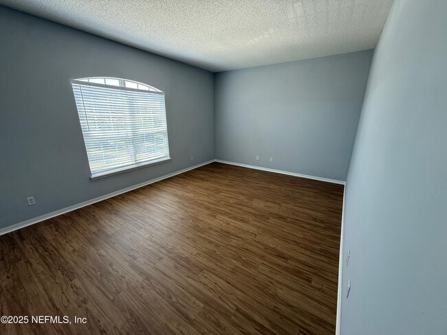 Building Photo - 3040 Postmill Dr