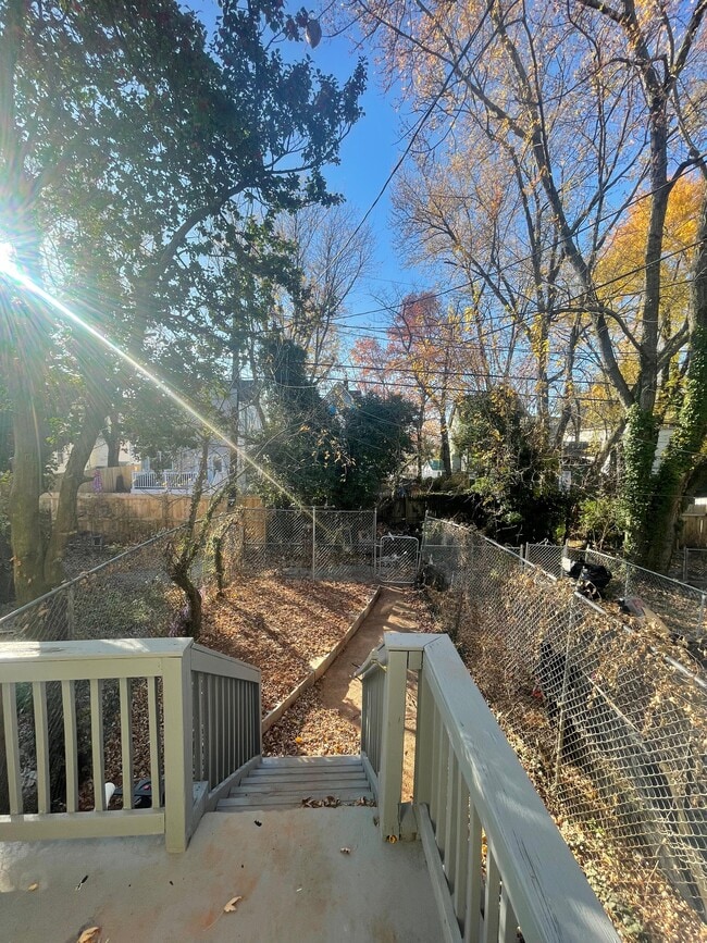 Building Photo - 645 Dumbarton Ave