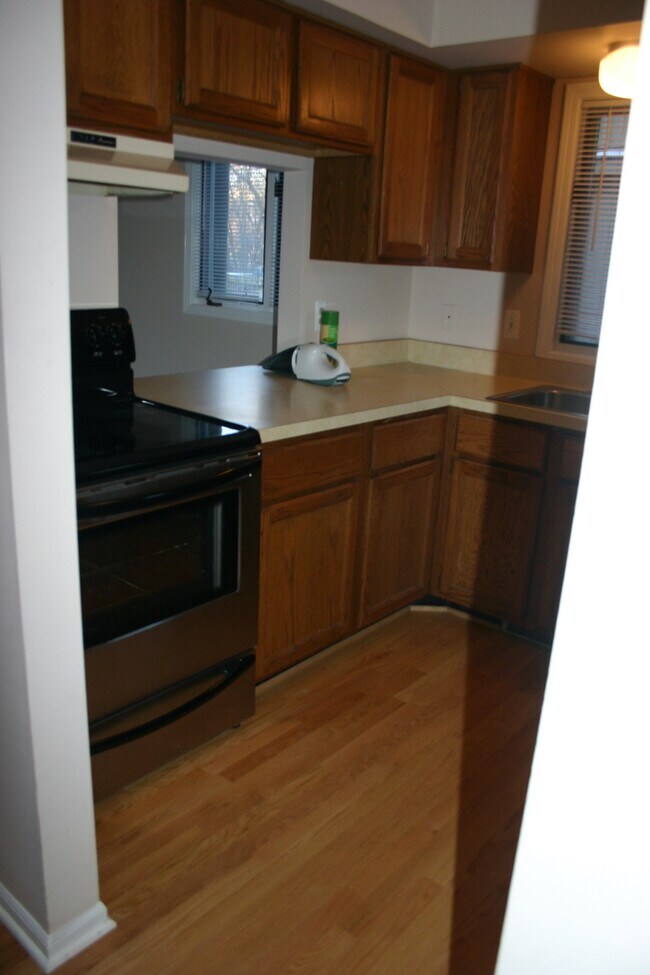 Kitchen - 1750 W Liberty St