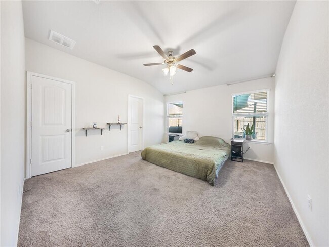 Building Photo - 137 Hematite Ln