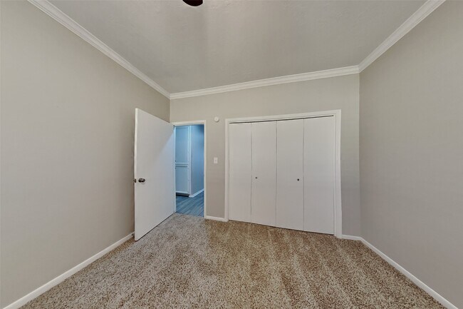 Building Photo - 2127 Jamara Ln